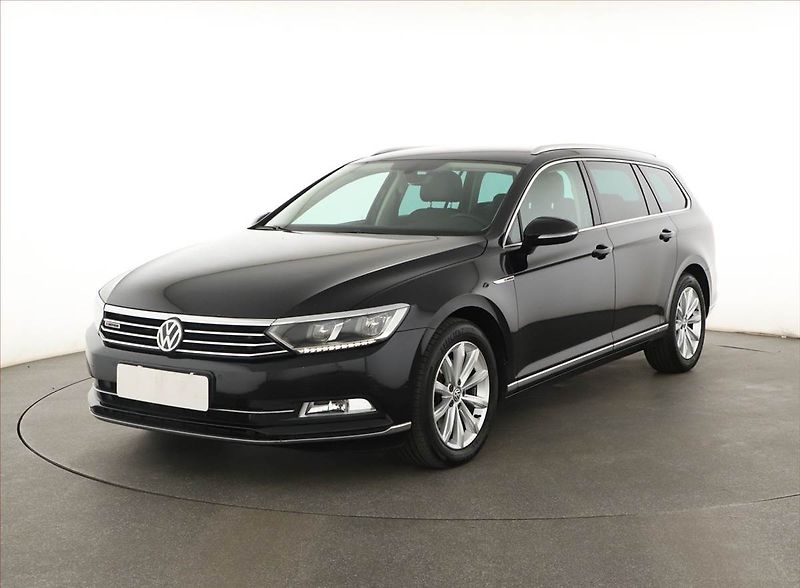 Volkswagen Passat (2018) 2.0 TDI, 4X4, Automat, Kůže - fotka 2 z 18