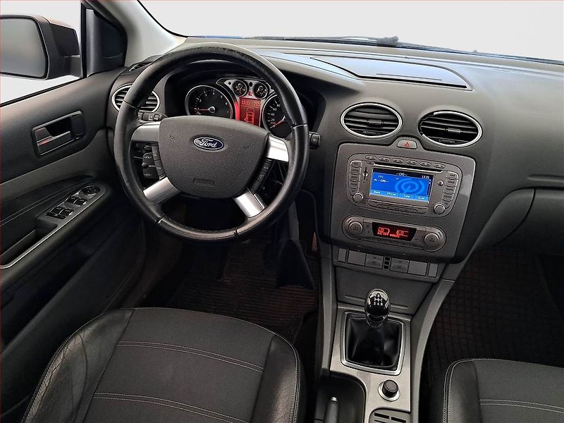 Ford Focus (2009) 1.8 16V, po STK, Tažné - fotka 7 z 15