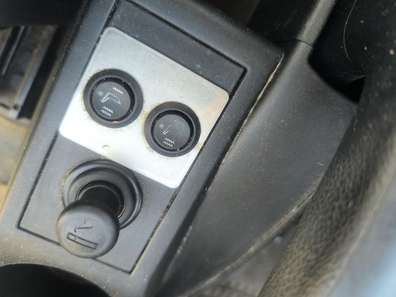 Mazda 2 KRÁSNÁ,SERVISKA,CENA,1.MAJITEL - fotka 17 z 21