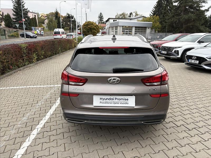 Hyundai i30 1,5 T-GDi MHEV  Smart - fotka 4 z 17