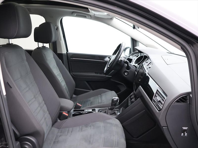 Volkswagen Touran 2,0 TDI DSG Highline 7Míst DPH - fotka 12 z 41