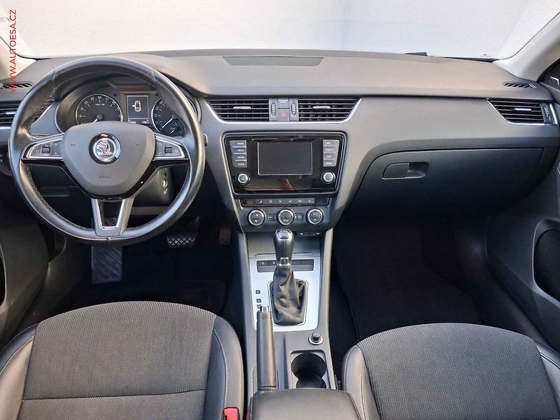 Škoda Octavia (2013) 1.6 TDi, Elegance, DSG, TZ - fotka 8 z 17