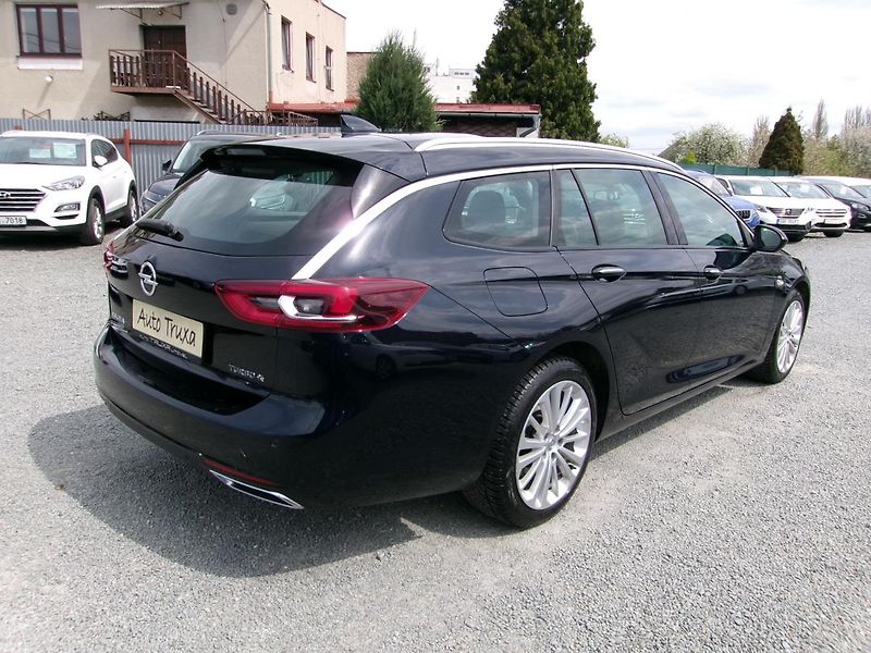Opel Insignia ST 2.0 Turbo 191kW 4x4 automat - fotka 4 z 43