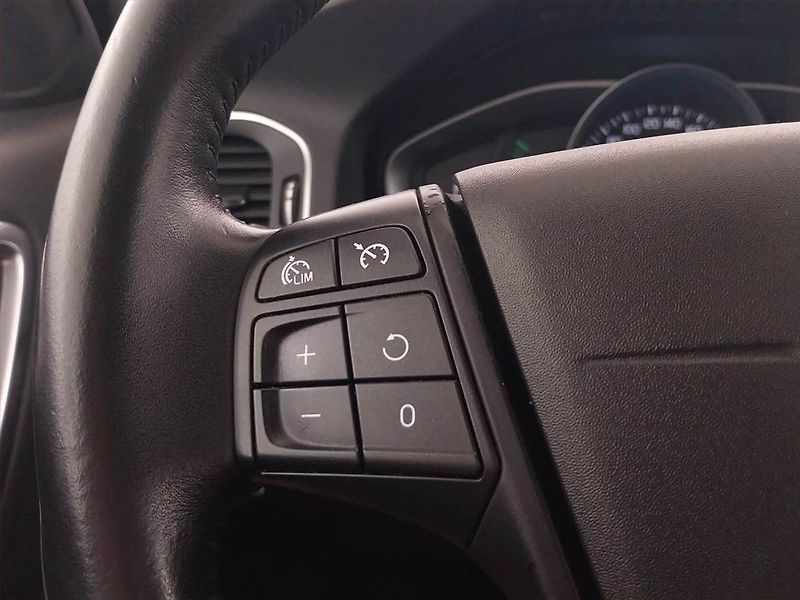 Volvo V60 (2015) D3 2.0, Automat, Navi - fotka 18 z 20