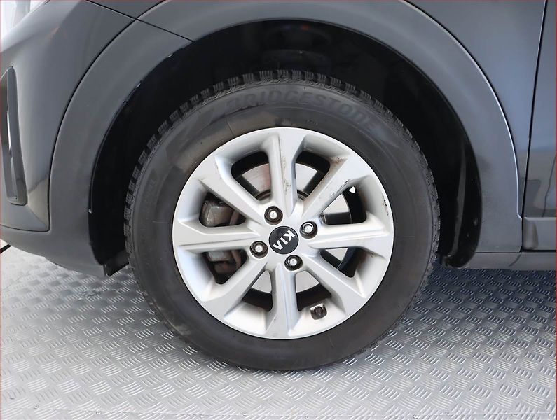 Kia Stonic (2018) 1.25 CVVT, Xenony, Tempomat - fotka 15 z 18