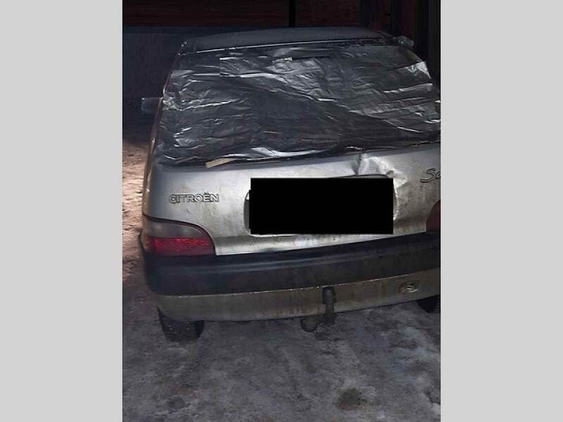 Auto na fotce není těsně po bouračce. Toto auto s opilou posádkou vyjelo do ulic Třeště.