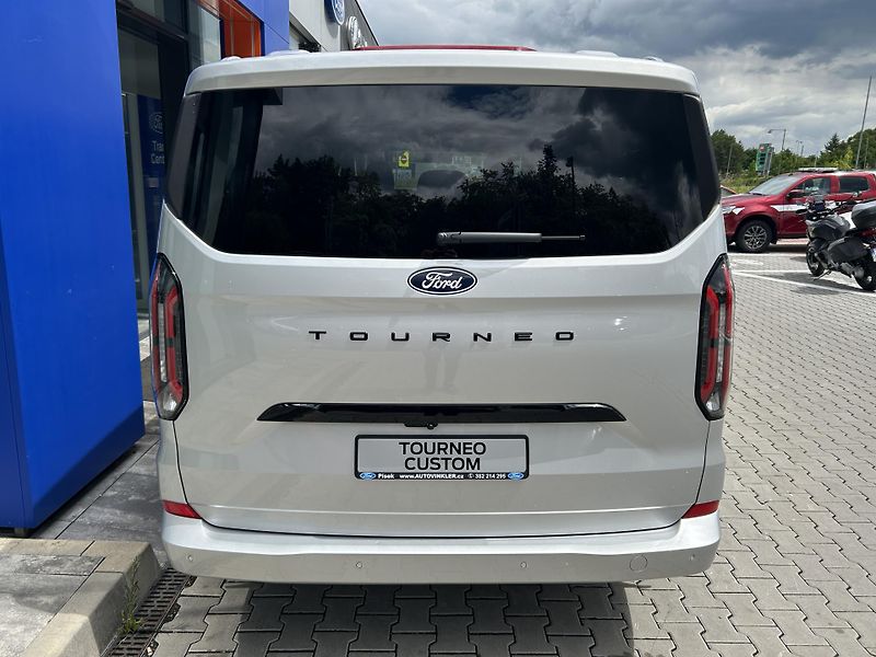 Ford Tourneo Custom 2.0EcoBlue 125kW TITANUIM X L2 - fotka 7 z 36