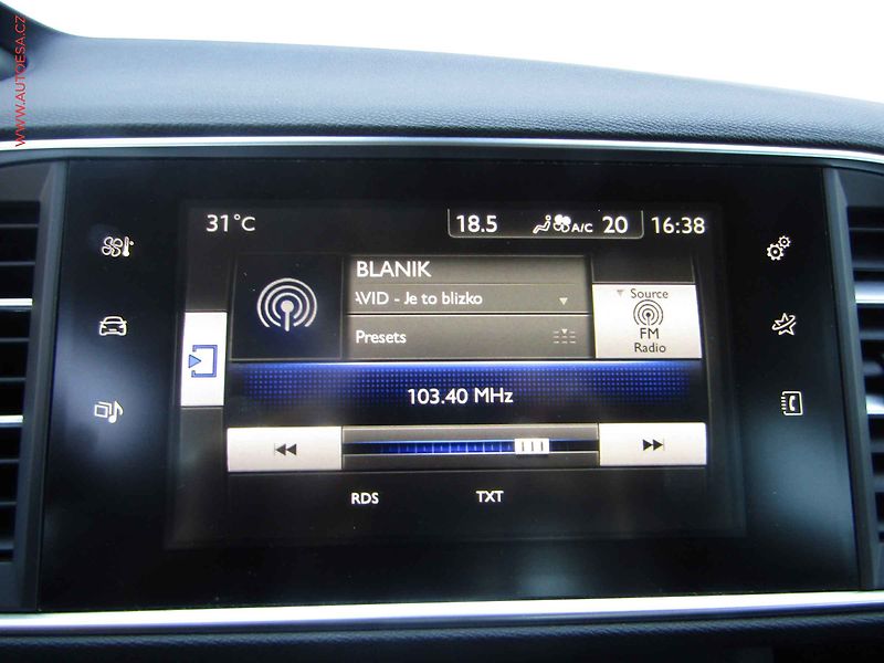 Peugeot 308 (2014) 1.6 HDi, ČR, AC, tempo, park - fotka 14 z 18