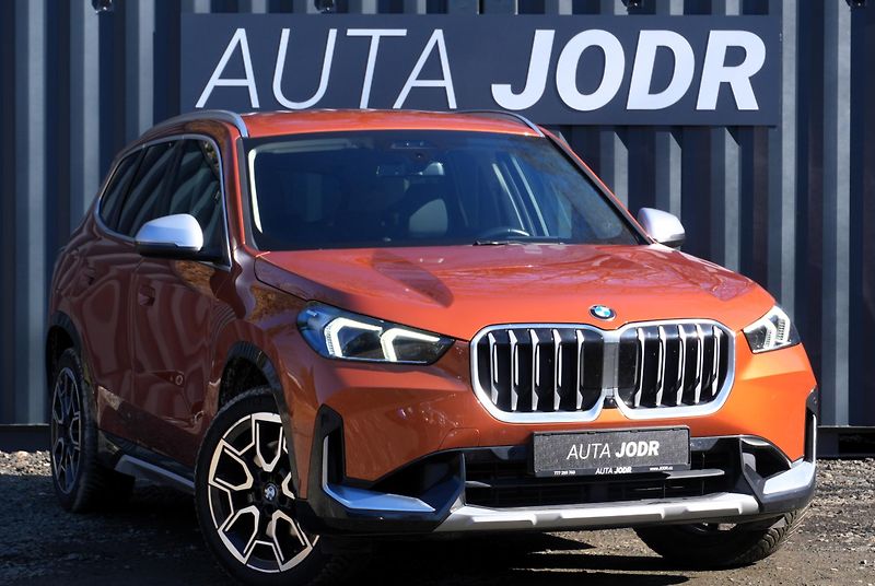 BMW X1 23i xDrive, Tažné, 360° kamera - fotka 13 z 40