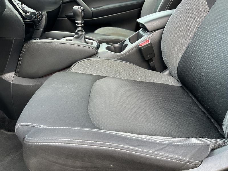 Nissan Qashqai 1.3DIG-T KAMERA PŮVOD ČR - fotka 11 z 40