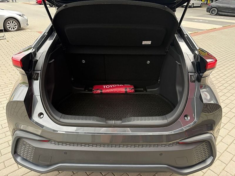 Toyota C-HR 1.8 Style - fotka 18 z 21