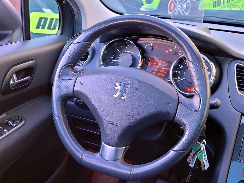 Peugeot 5008 1,6THP SW *DIGIKLIMA* - fotka 35 z 48
