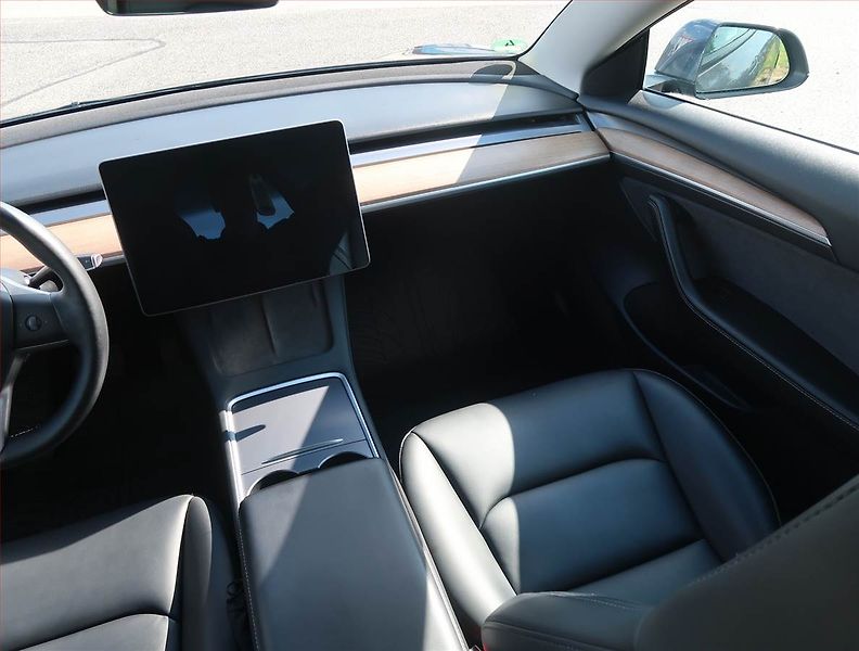 Tesla Model 3 (2022) Long Range 4WD 79kWh, SoH 89% - fotka 8 z 15