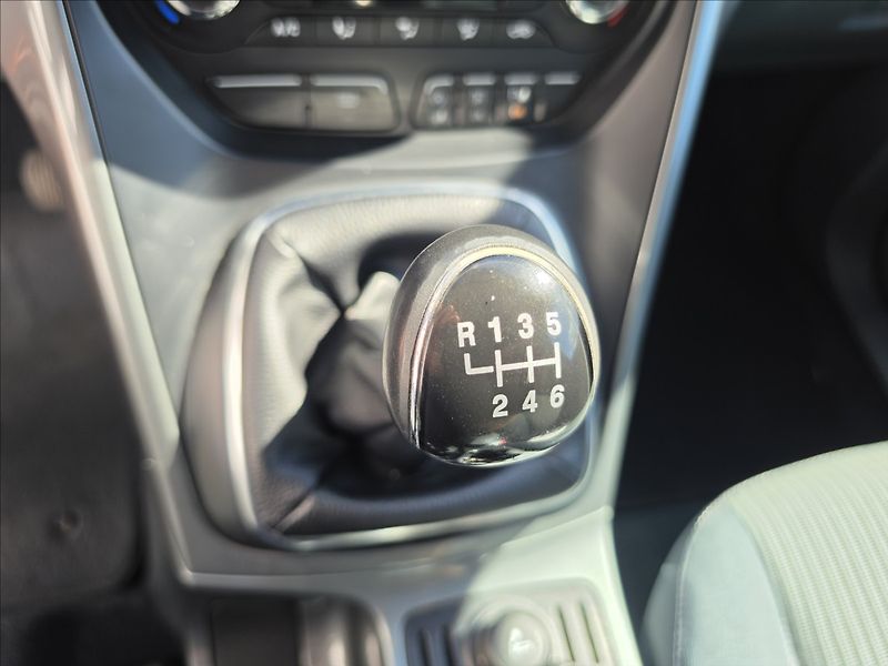 Ford C-MAX 1,6 1 110KW Titanium - fotka 20 z 40