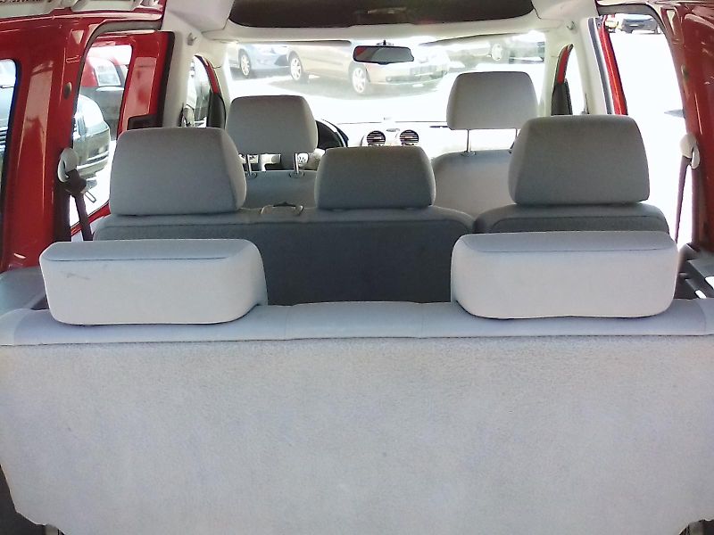 Volkswagen Caddy (2009) 1.4i 16V / LPG, 7.míst, závěs - fotka 35 z 38