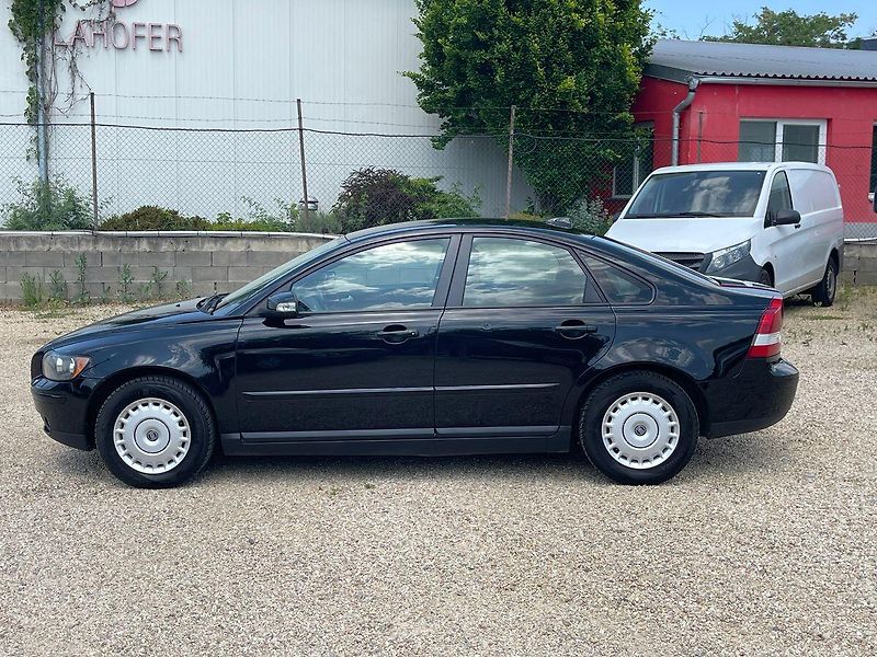 Volvo S40 1.6D 80kw*VYHŘEV.SED*NOVÁ STK* - fotka 2 z 28