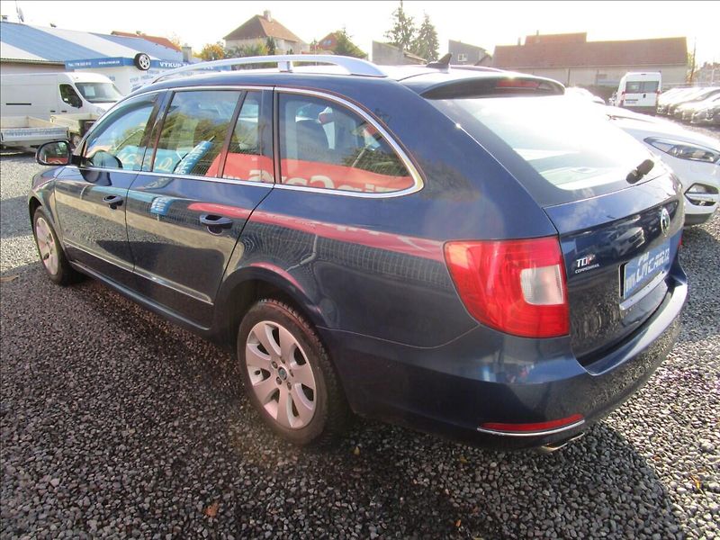 Škoda Superb Combi 2.0TDi Ambi, aut. Klima - fotka 6 z 40