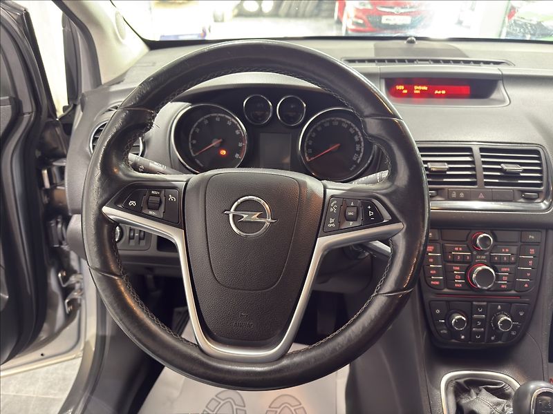Opel Meriva 1,4   74 kW EDICE 150 1.MAJ - fotka 8 z 29