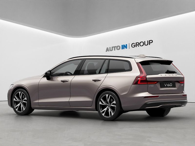 Volvo V60 (2026) Plus Dark, A/T,145kW, BLIS, ků - fotka 4 z 12
