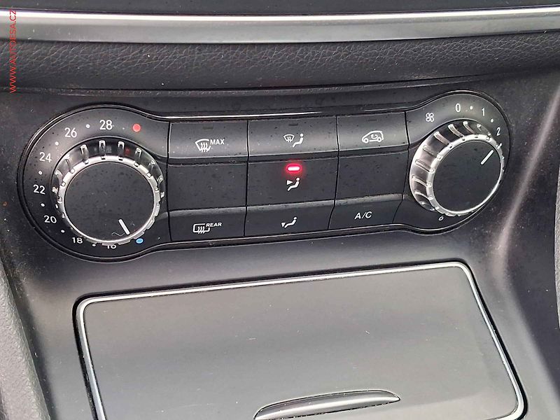 Mercedes-Benz CLA (2018) 1.6 i CLA200, Sport, LED, - fotka 14 z 18