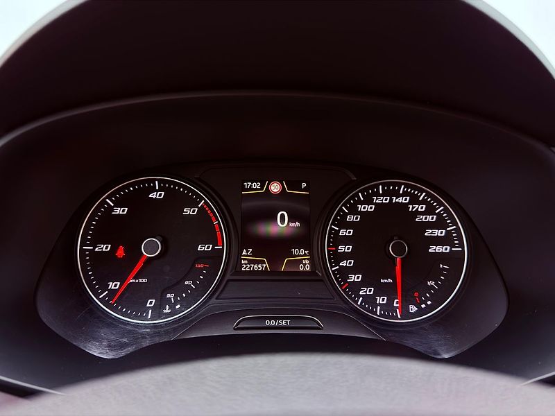Seat Leon 1.6 TDi DSG, Tažné, Navi - fotka 19 z 29