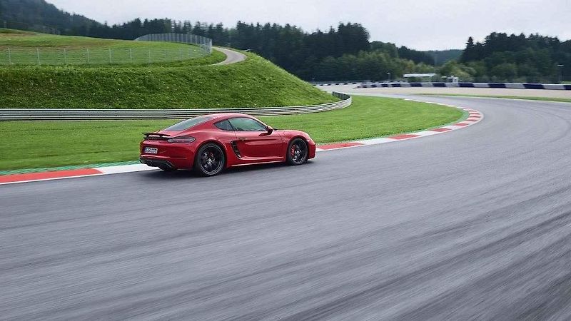 Porsche 718 Boxster GTS.