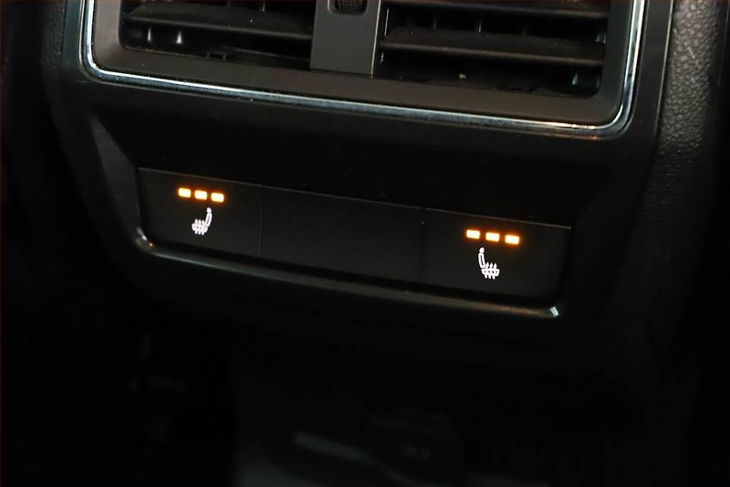 Škoda Karoq (2017) Style 1.5 TSI, Automat - fotka 16 z 19