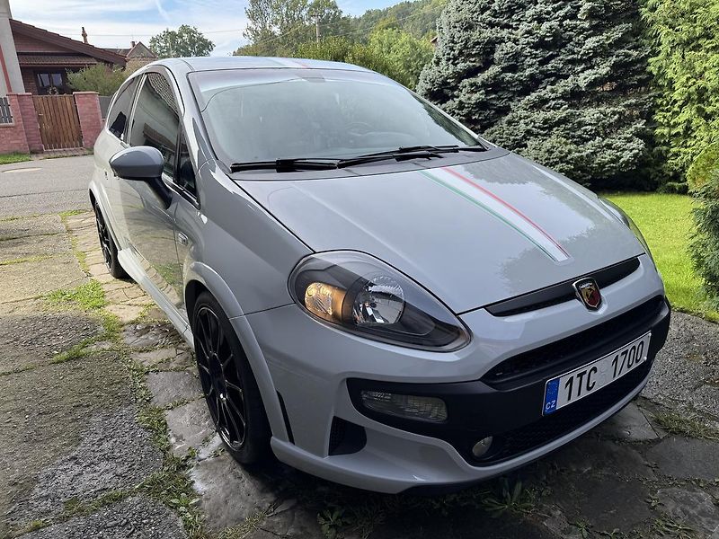 Abarth Punto Evo (2014) 1,4 Turbo 180k - fotka 7 z 23