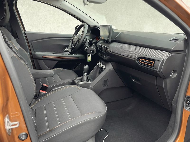 Dacia Sandero (2022) STEPWAY Comfort 1,0TCe 90k CVT - fotka 7 z 26