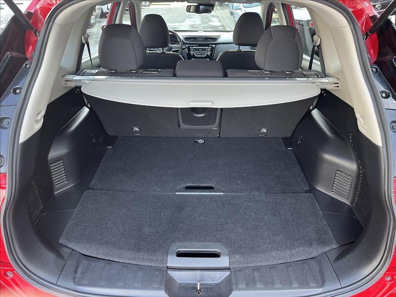 Nissan X-Trail 1,6 DIG-T  Acenta ČR 1 maj - fotka 18 z 21