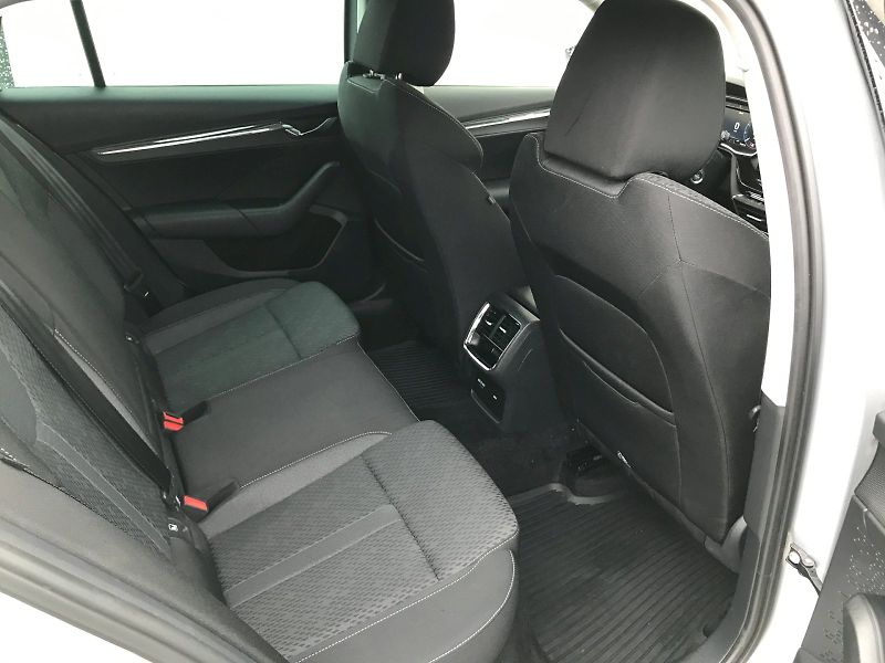 Škoda Octavia (2022) COM STY PLUS TS 4X4 140/2.0 A7 - fotka 11 z 26