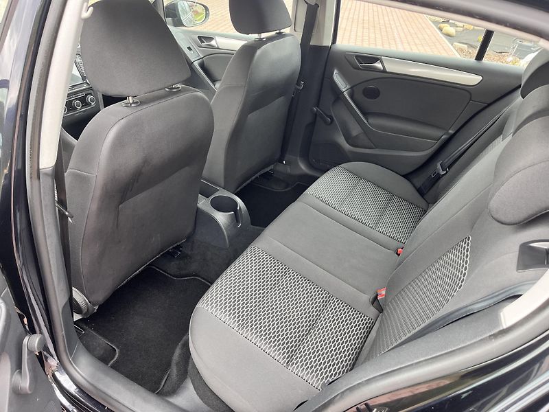 Volkswagen Golf 1.4 59KWMPI,NAVI,DVD,TZ,2xKOLA - fotka 13 z 45