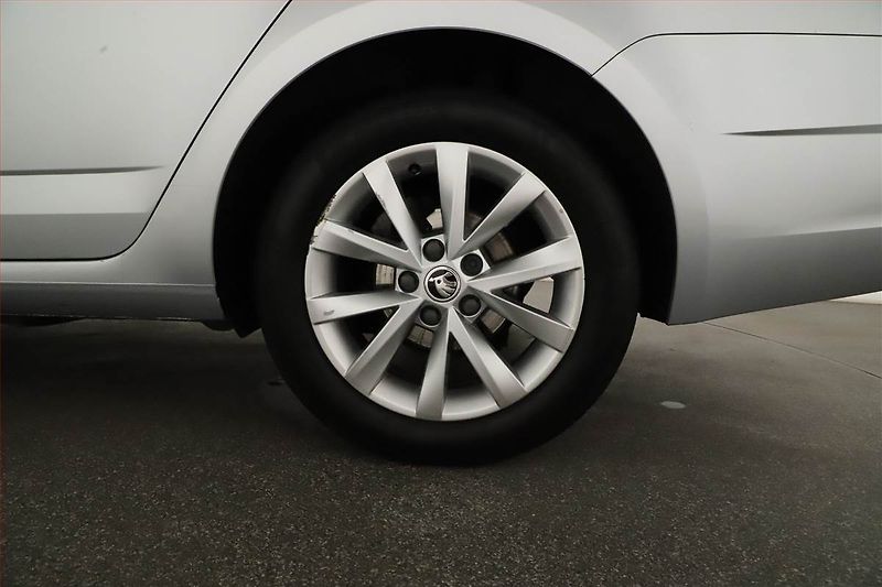 Škoda Octavia (2019) 1.5 TSI G-TEC, Automat - fotka 12 z 19