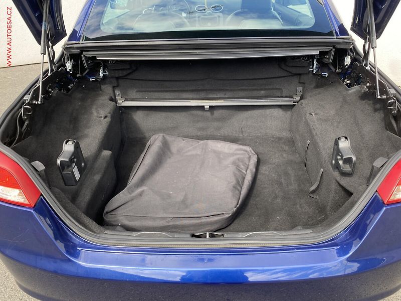 Ford Focus (2009) 2.0TDCi CC, AC, výhřev sed - fotka 7 z 18