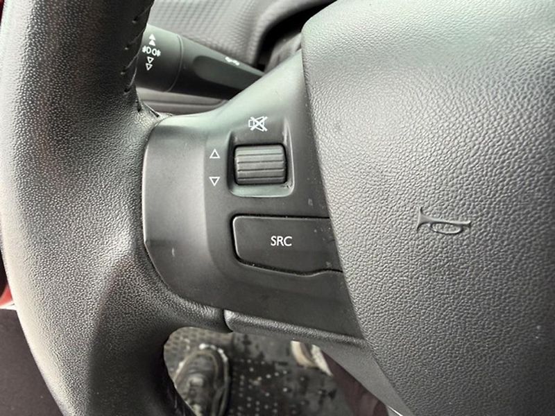 Peugeot 2008 1.2 PureTech, serv.kniha - fotka 17 z 29