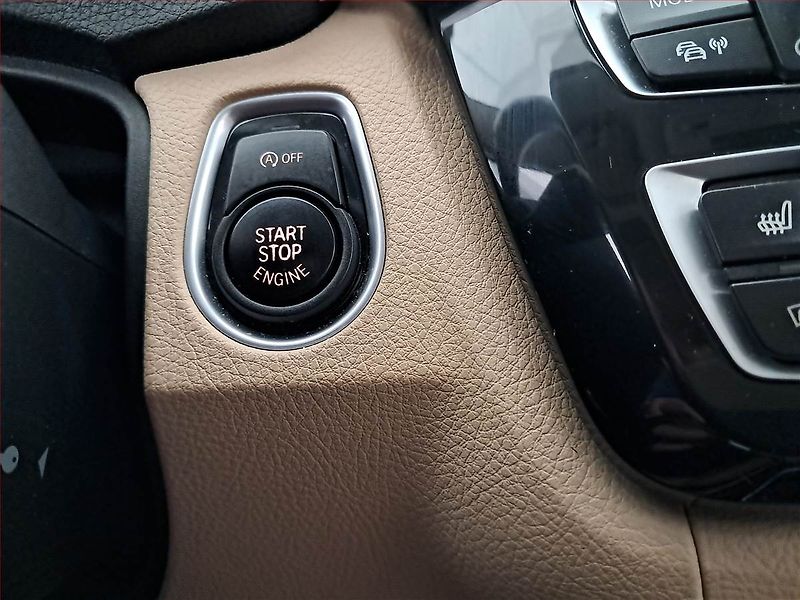 BMW Řada 4 (2018) 430i xDrive - fotka 17 z 23