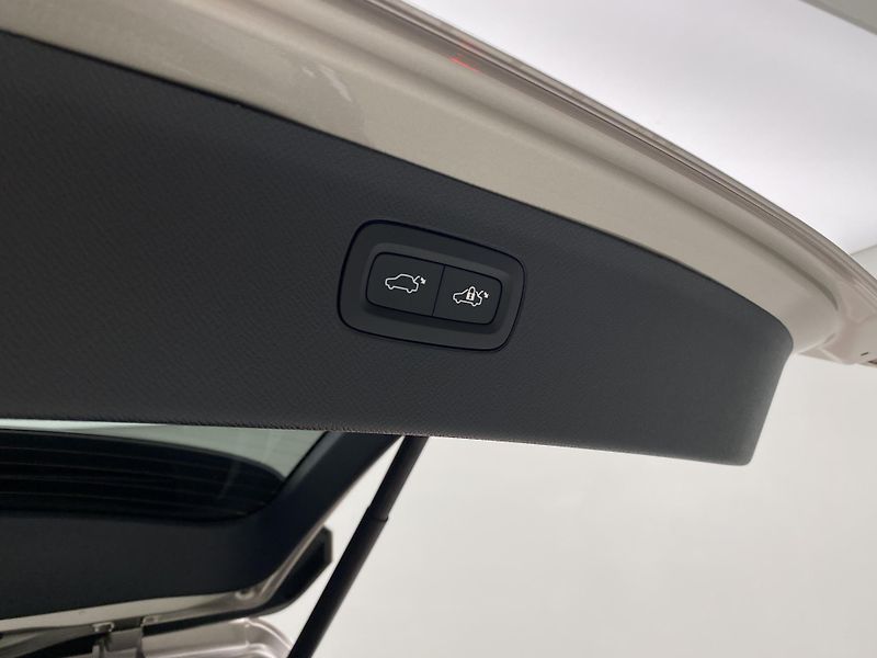 Volvo XC90 (2026) B5 AWD AUT BRIGHT ULTRA 7míst - fotka 21 z 71