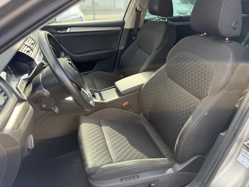 Škoda Superb 2.0 TDi, 110kw, manual, tažné - fotka 4 z 13