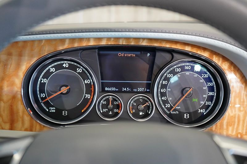 Bentley Continental GTC Mulliner, Masáže, Ventilace - fotka 28 z 52