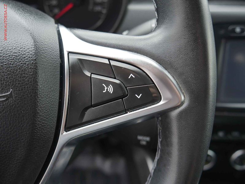 Dacia Duster (2018) 1.6i, ČR, AC, park.kamera - fotka 19 z 21