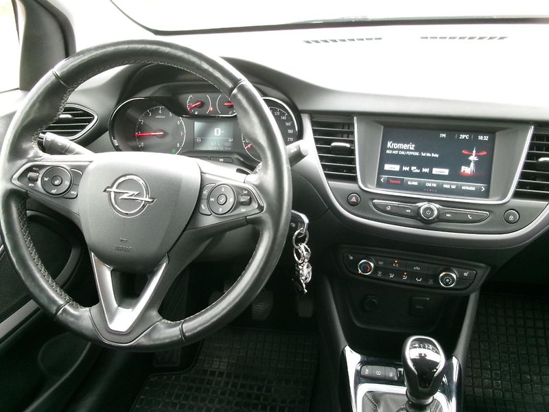 Opel Crossland X (2020) 1,2 PT MAN ČR 1.MAJ - fotka 18 z 26