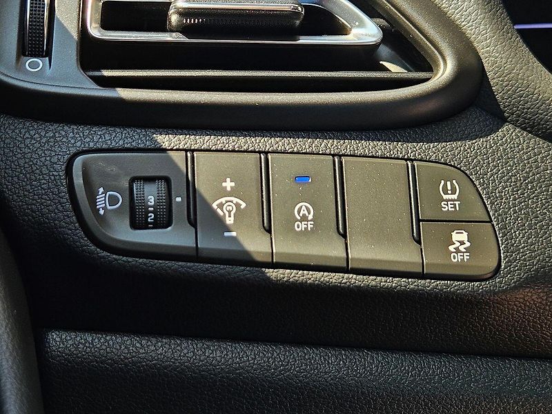 Hyundai i30 1,5 T-GDi 118kW,Smart,ČR,1.maj - fotka 15 z 35