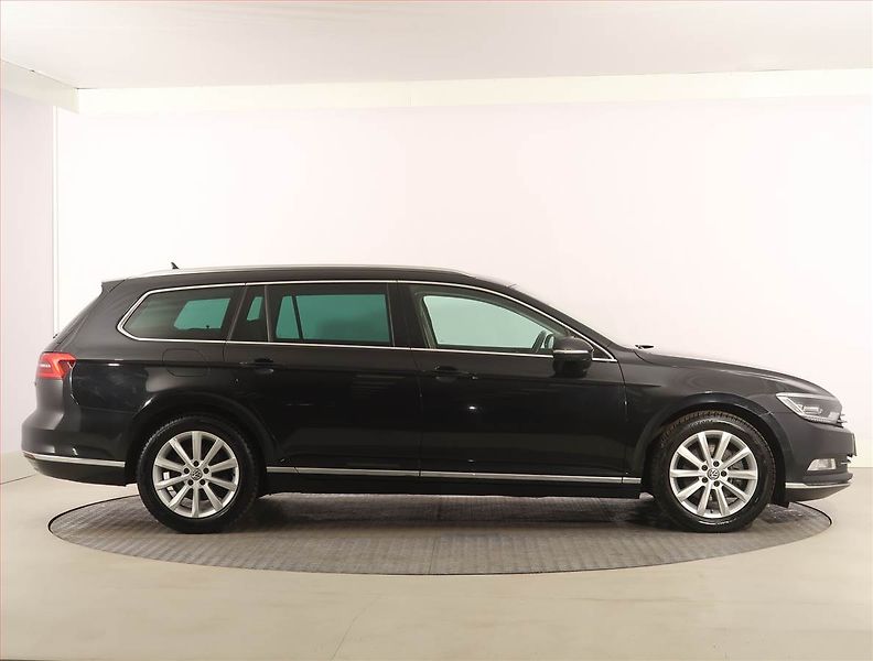 Volkswagen Passat (2016) 2.0 TDI, Automat, Serv.kniha - fotka 6 z 22