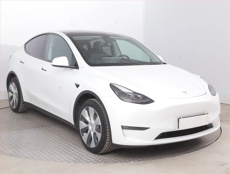 Tesla Model Y (2022) Long Range AWD 79kWh, SoH 91% - fotka 1 z 22