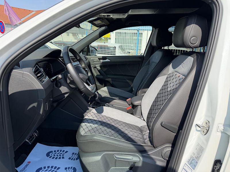 Volkswagen Tiguan R-Line 2,0 TSi/180kW 4x4 DSG - fotka 13 z 114
