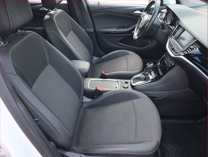 Opel Astra (2017) 1.6 CDTI, Automat, Serv.kniha - fotka 9 z 19