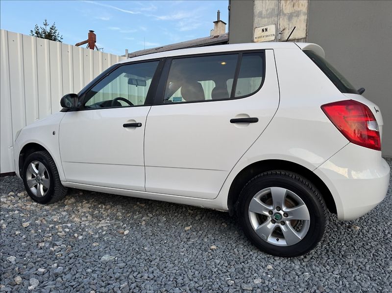 Škoda Fabia 1,4 i 16V 63kW KLIMA 1.maj. ČR - fotka 18 z 43