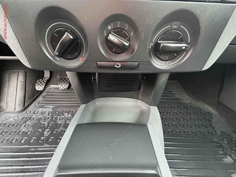 Škoda Fabia (2003) 1.4 MPi, ČR, STK6/28 - fotka 13 z 14