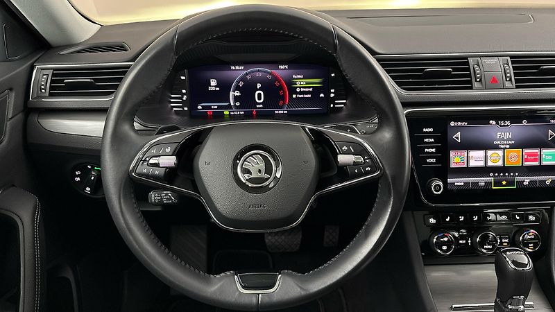 Škoda Superb 2.0 TDI DSG Style Combi - fotka 9 z 27
