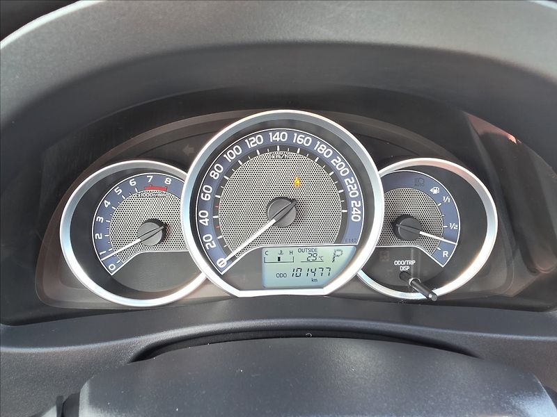 Toyota Auris 1,6 97 KW Automat kamera navi - fotka 41 z 44